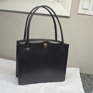 This is a beautiful Vintage 1930’s Bienen Davis Structured Brown Leather Handbag